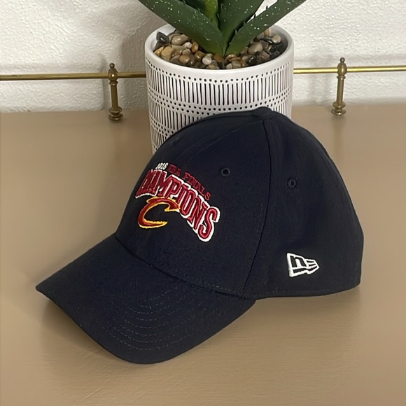 Cleveland Cavaliers 2016 Champion Hat New Era small/medium - Picture 2 of 5